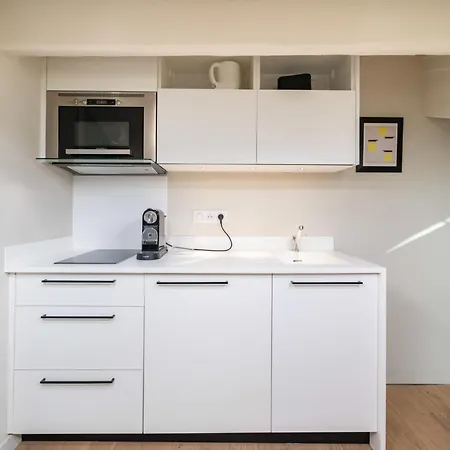 Elegant Renovated On The Floor Center Appartamento
