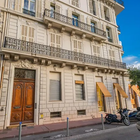 Appartamento Elegant Renovated On The Floor Center *